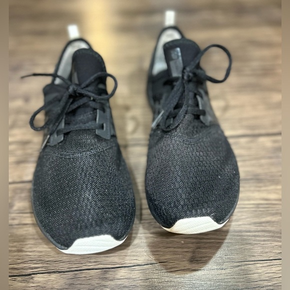 New Balance FuelCore Nergize v1 Black /White Size 11 - Picture 2 of 5